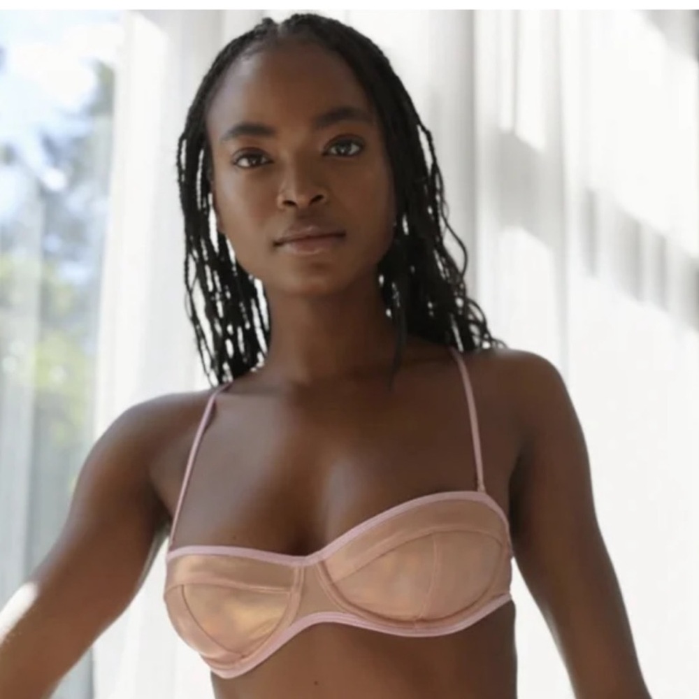 Urban Outfitters Out From Under Amber Crystalline bra 36D pink metallic